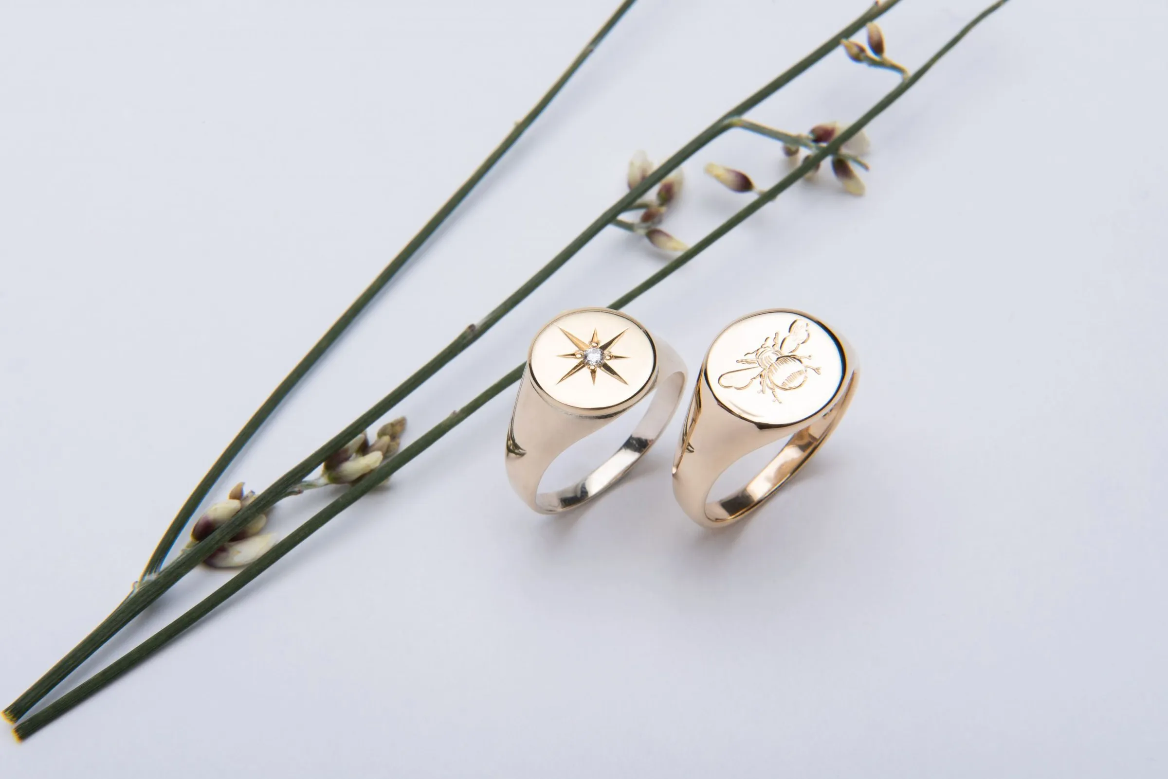 Siegelringe aus Gold mit Stern