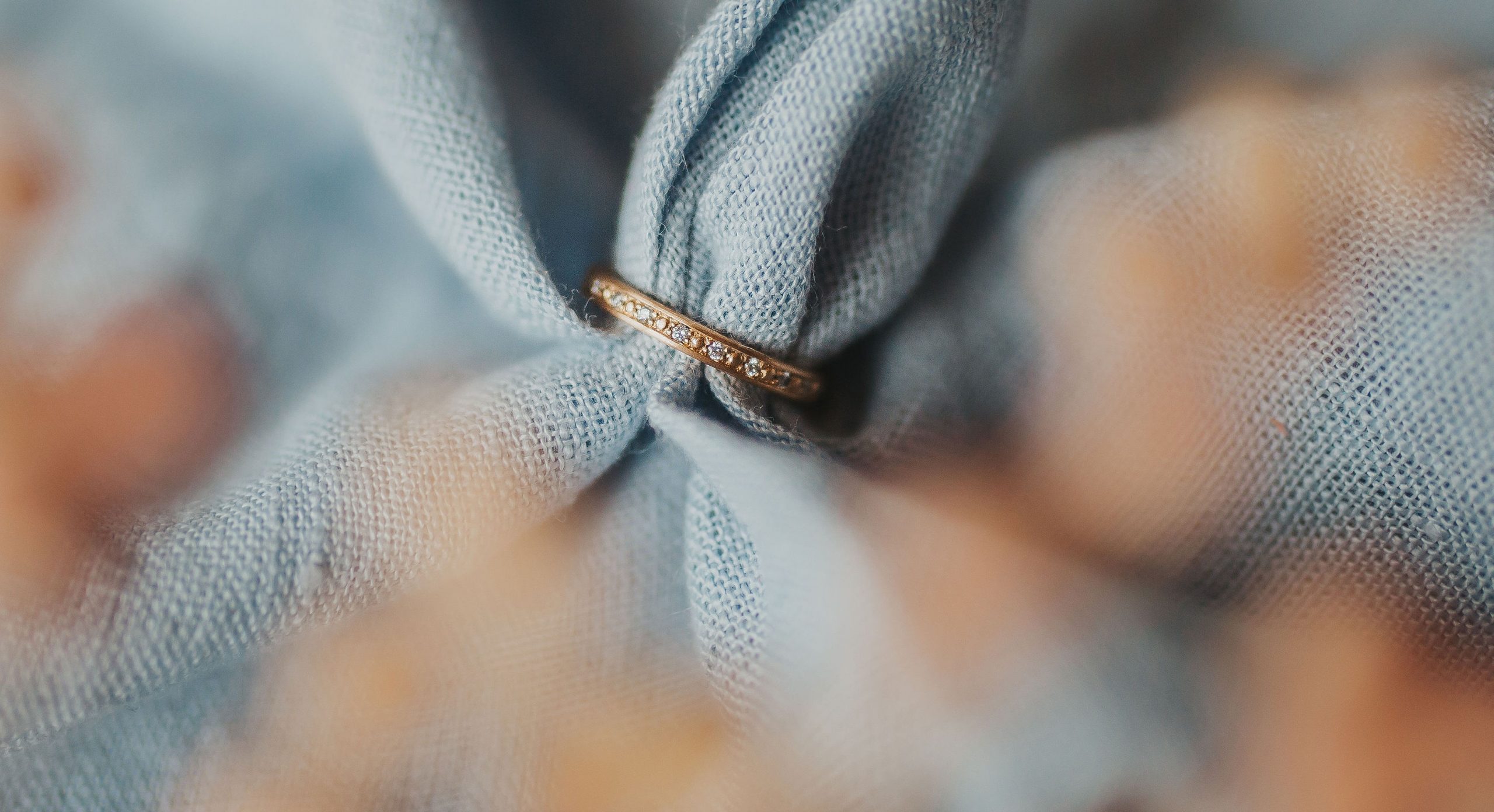 Verlobungsring oder Vorsteckring aus 750/- Gelbgold mit Brillanten